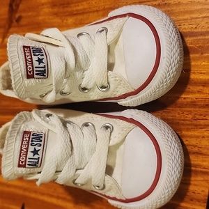 Toddler converse sz 4